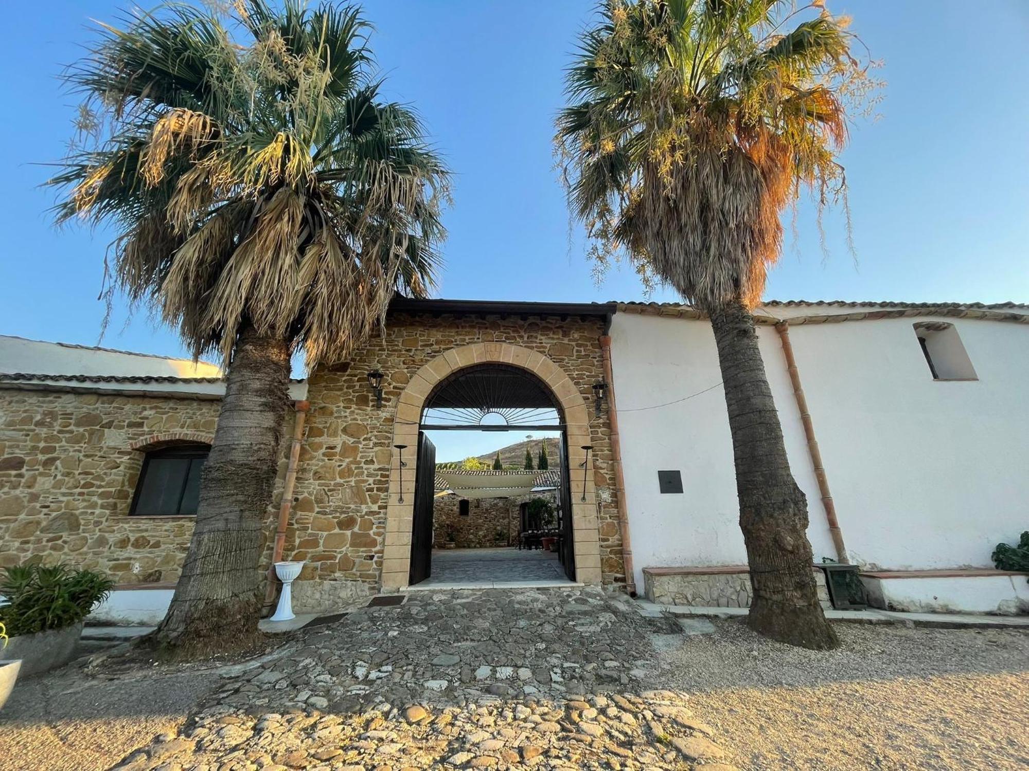 Ponte Calatrasi Agriturismo Roccamena エクステリア 写真